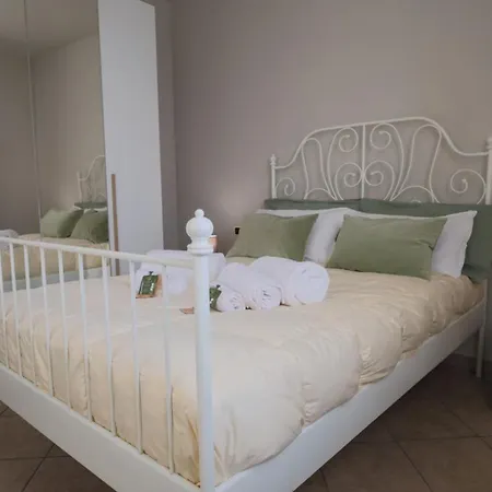 アパート Casa Di Alice Con Parcheggio Privato プラート