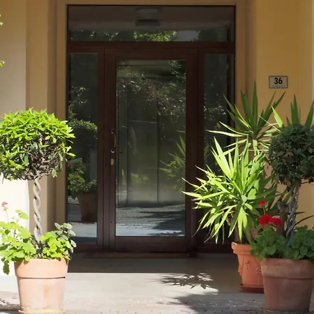 アパート Casa Di Alice Con Parcheggio Privato プラート